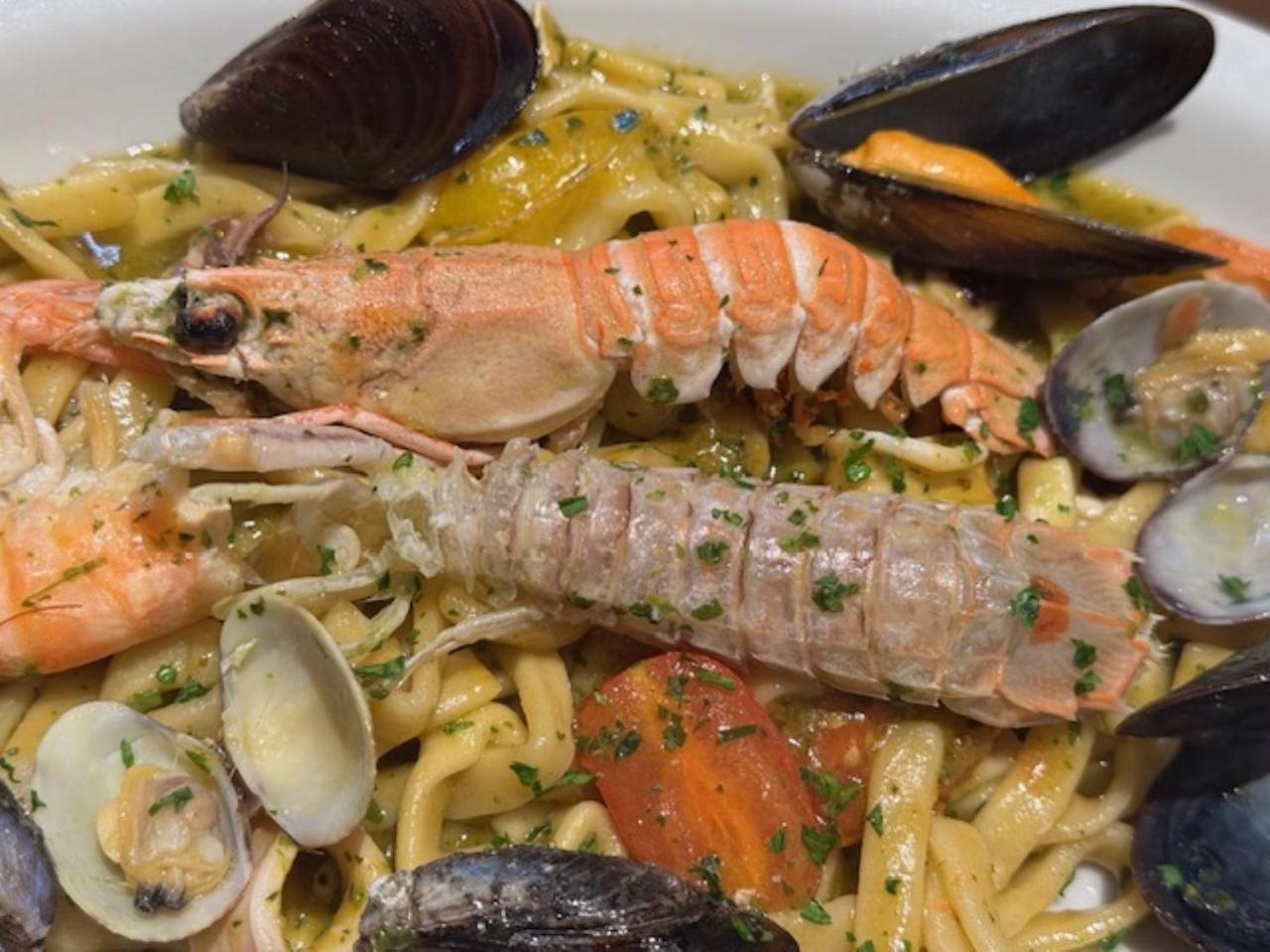 Hotel Ristorante Milton Варацце Экстерьер фото