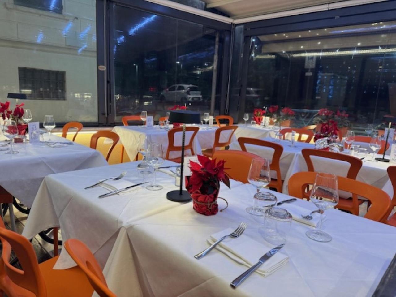 Hotel Ristorante Milton Варацце Экстерьер фото