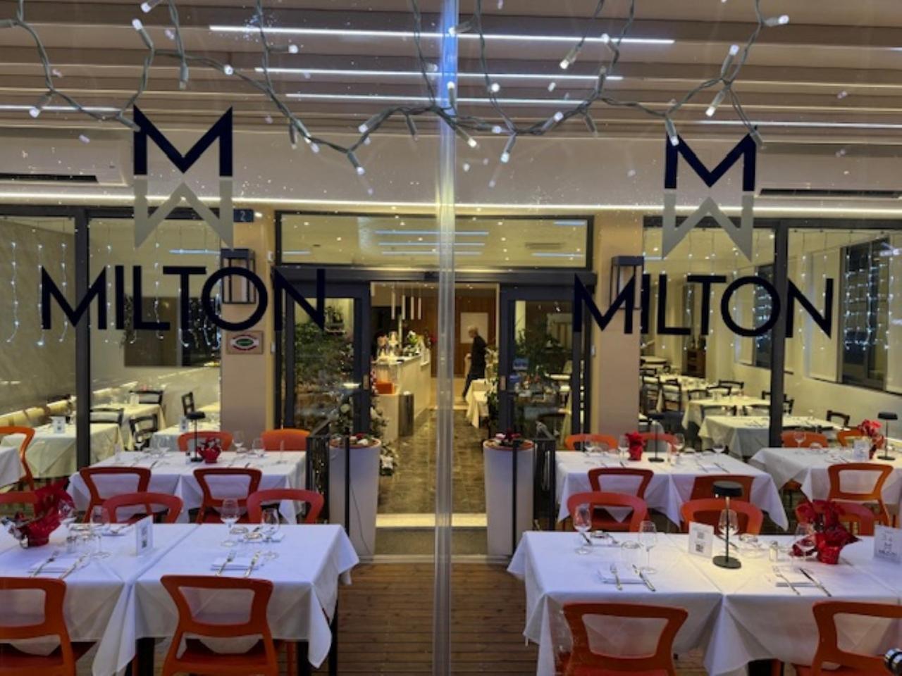 Hotel Ristorante Milton Варацце Экстерьер фото