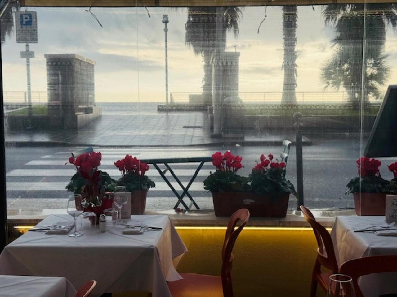 Hotel Ristorante Milton Варацце Экстерьер фото