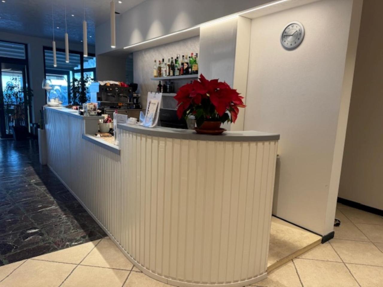 Hotel Ristorante Milton Варацце Экстерьер фото