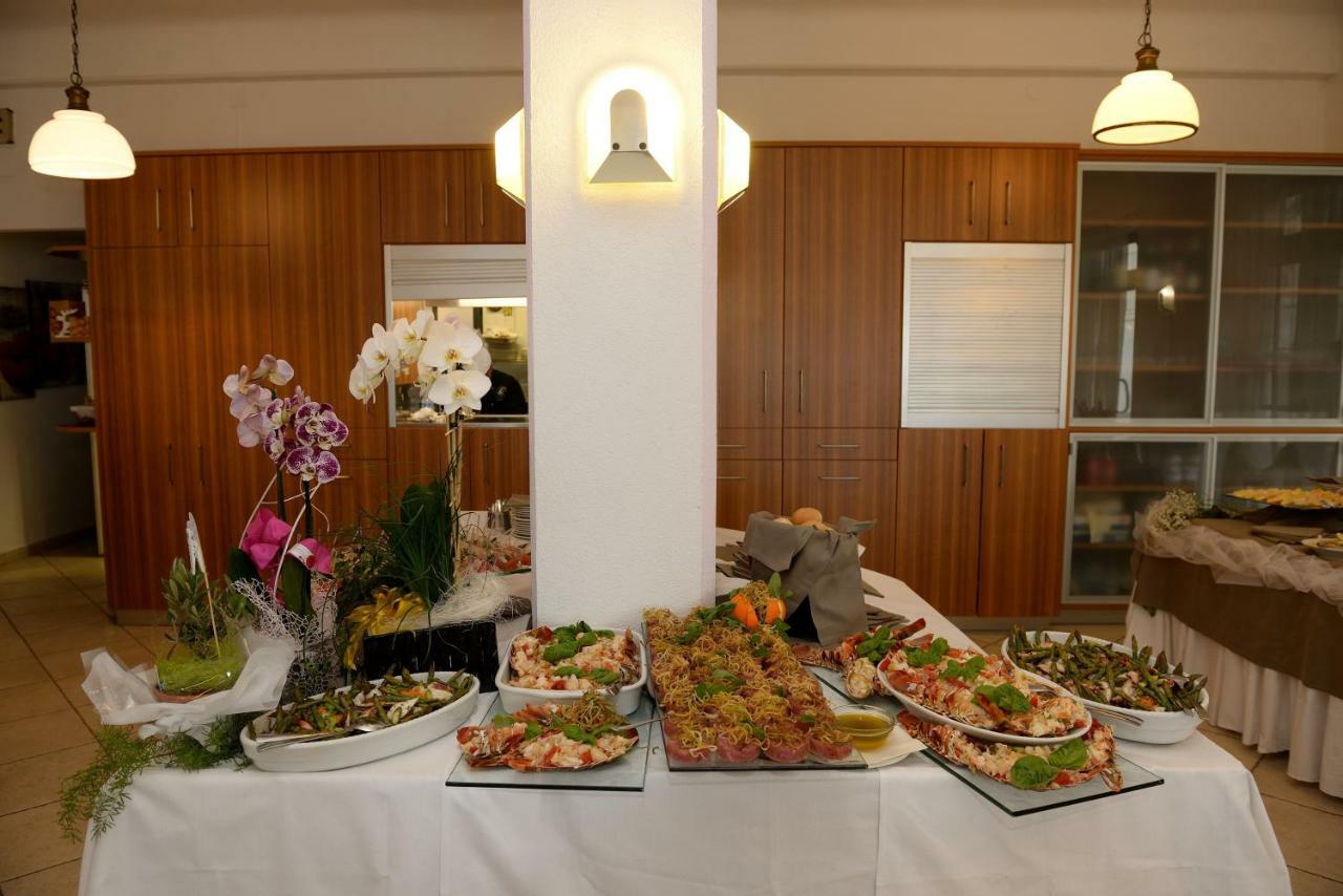 Hotel Ristorante Milton Варацце Экстерьер фото
